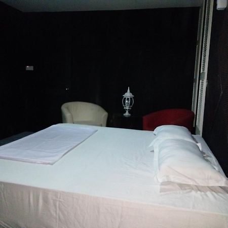 Transit Room Klia - Residence Villa Kampong Kubang Beras Экстерьер фото