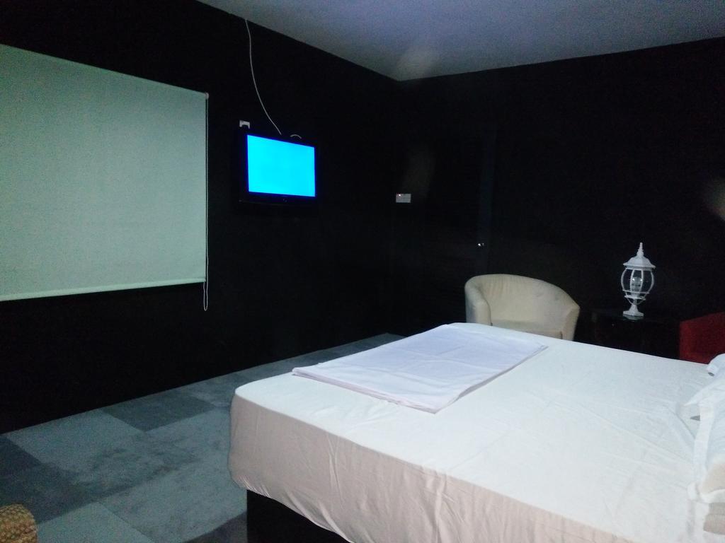 Transit Room Klia - Residence Villa Kampong Kubang Beras Экстерьер фото