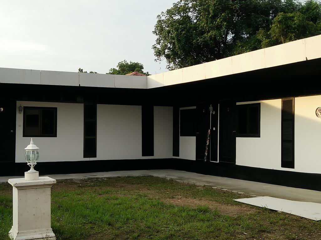 Transit Room Klia - Residence Villa Kampong Kubang Beras Экстерьер фото